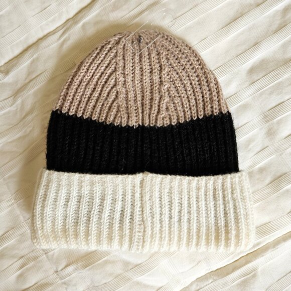 A New Day Women's Knit Beanie Winter Hat Multicolor Striped White/Black/Beige - Picture 2 of 4